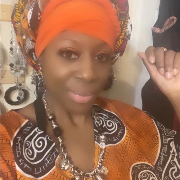 Meet your Posher, Nichole - Picture 13 of 14